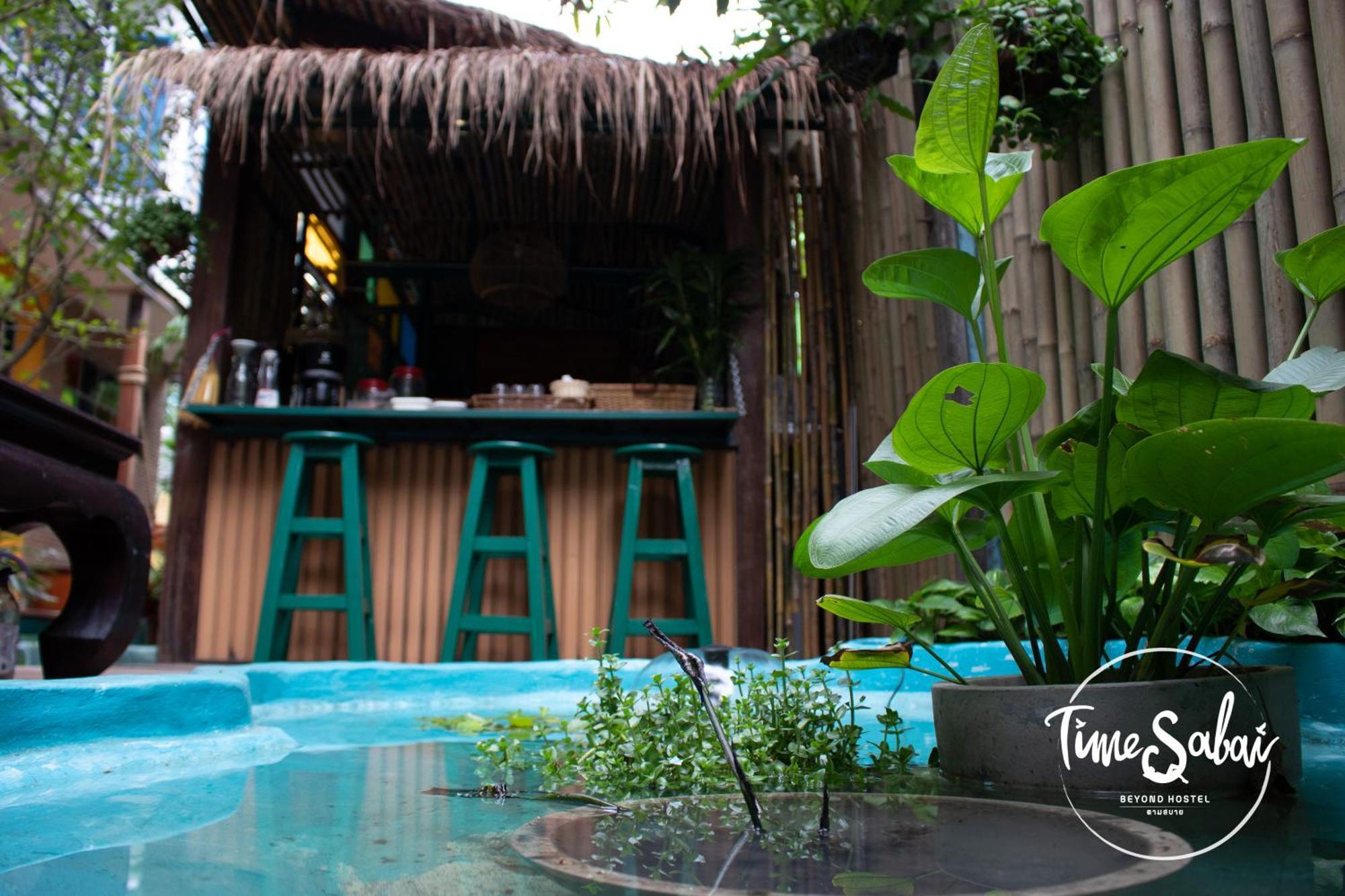 Time Sabai 134 Hostel Bangkok Bagian luar foto