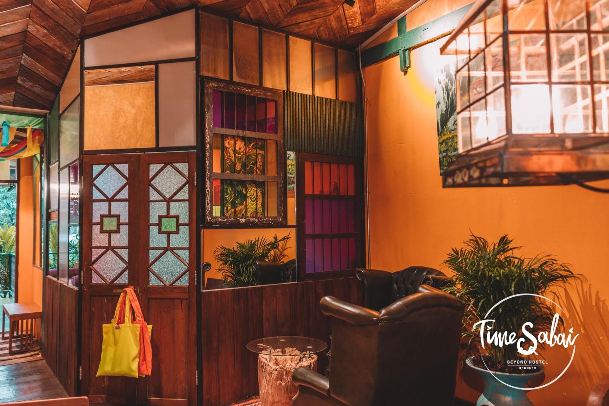 Time Sabai 134 Hostel Bangkok Bagian luar foto