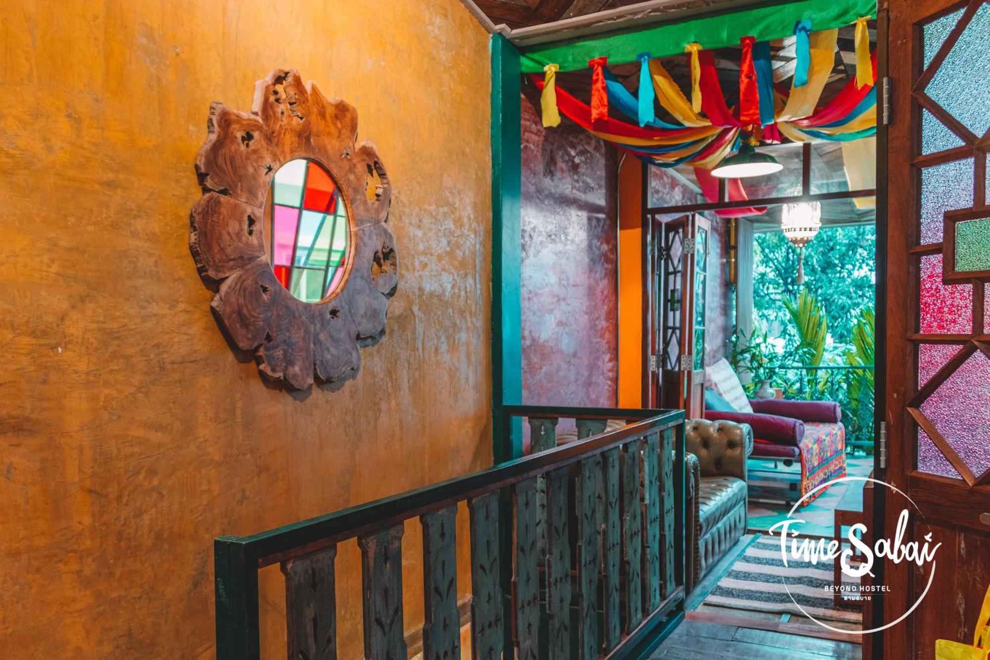 Time Sabai 134 Hostel Bangkok Bagian luar foto