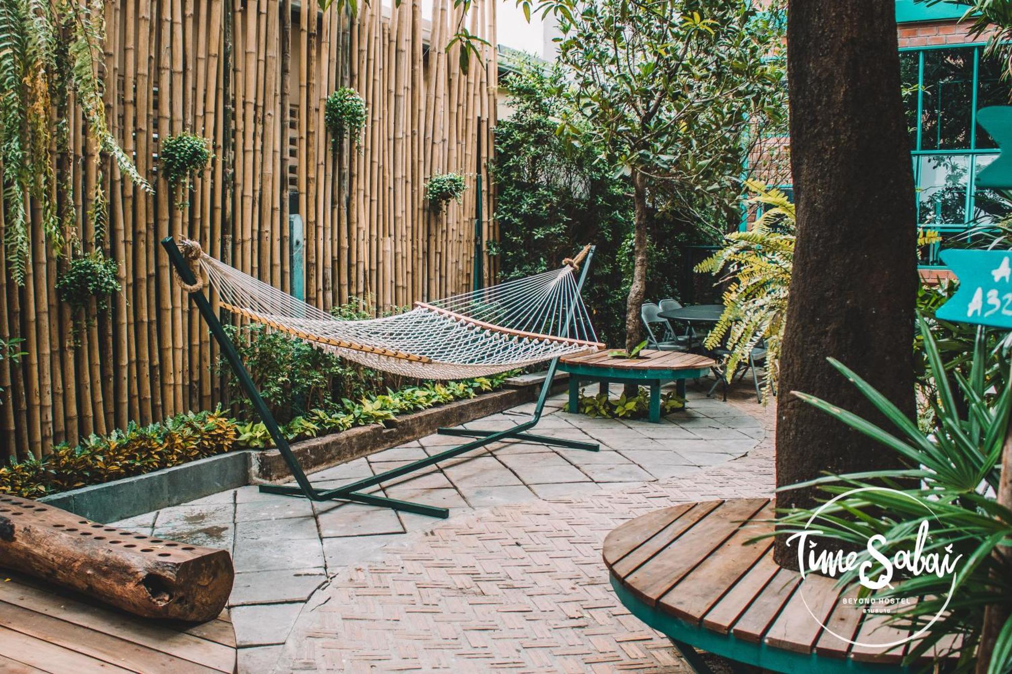 Time Sabai 134 Hostel Bangkok Bagian luar foto