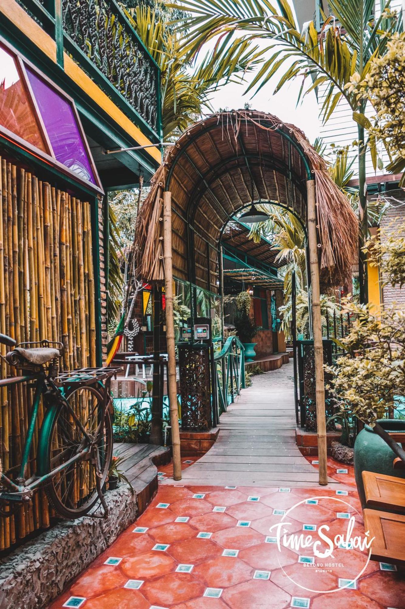 Time Sabai 134 Hostel Bangkok Bagian luar foto
