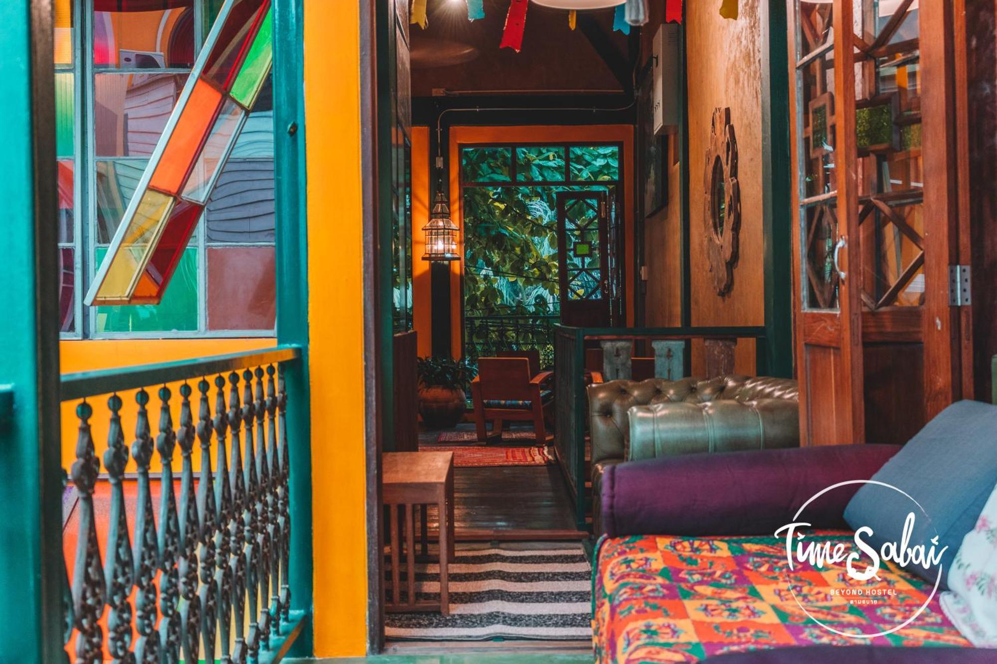 Time Sabai 134 Hostel Bangkok Bagian luar foto